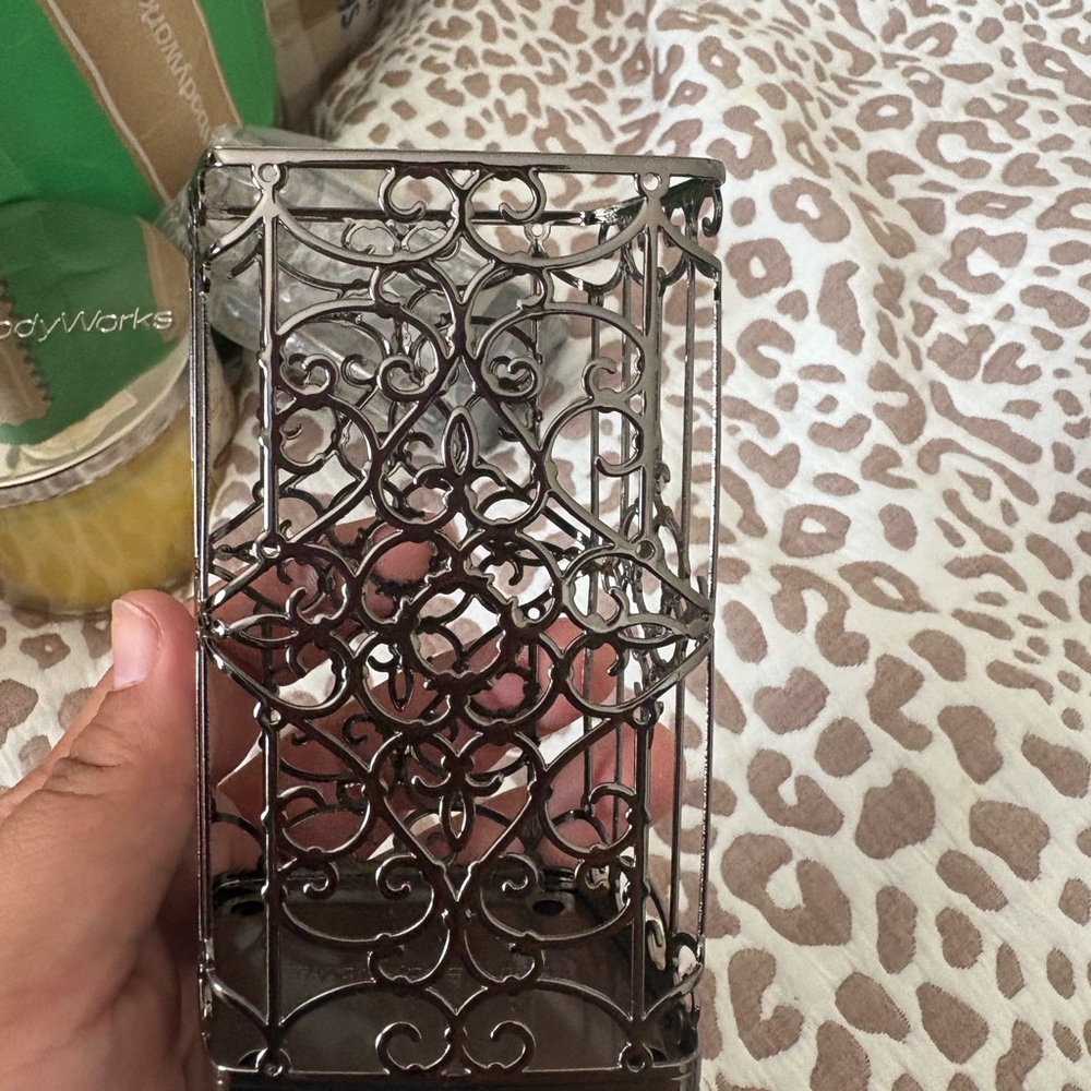 Ornate Silver Metal Soap Holder